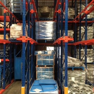 駛入式料架